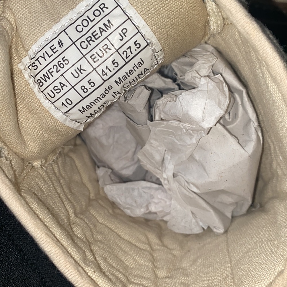 Boots - Picture 3 of 9